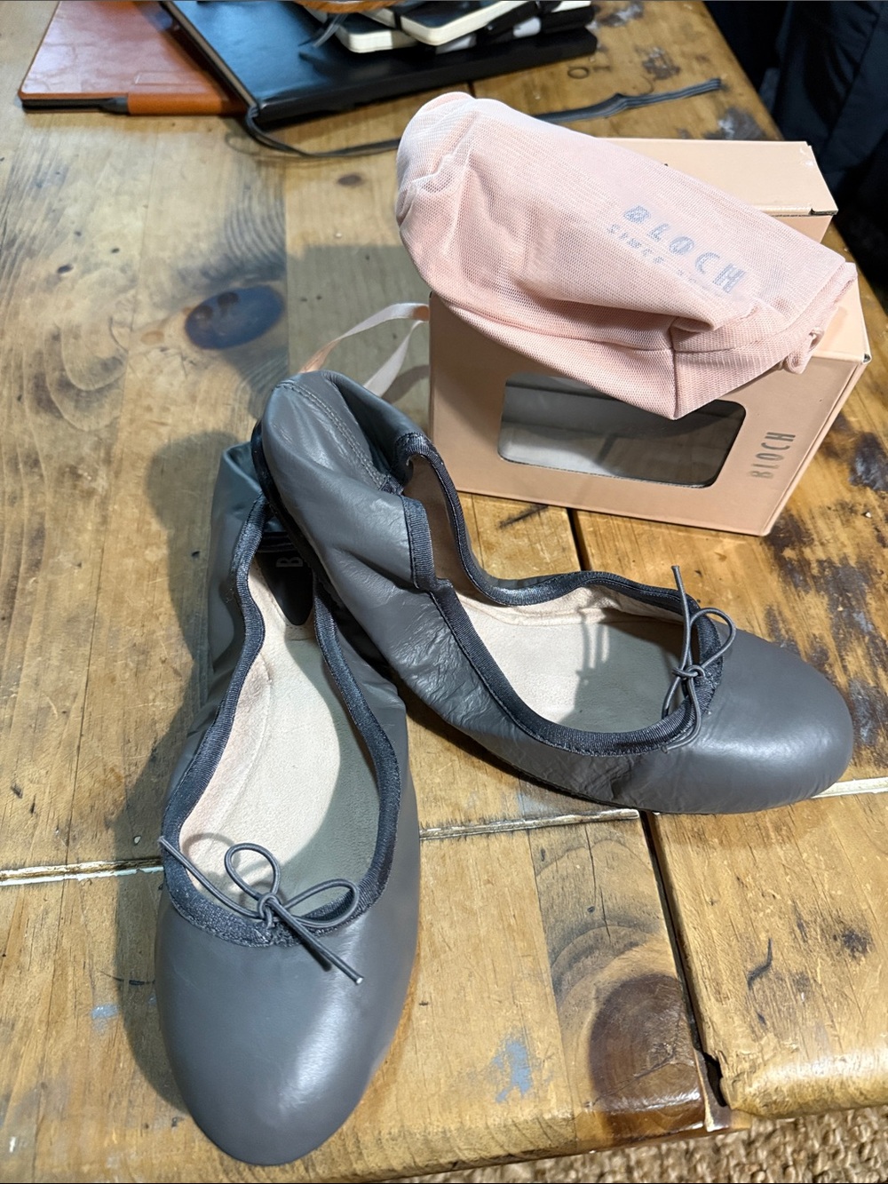 BLOCH Gray Leather Foldable Ballet Flats NIB Size 39.5